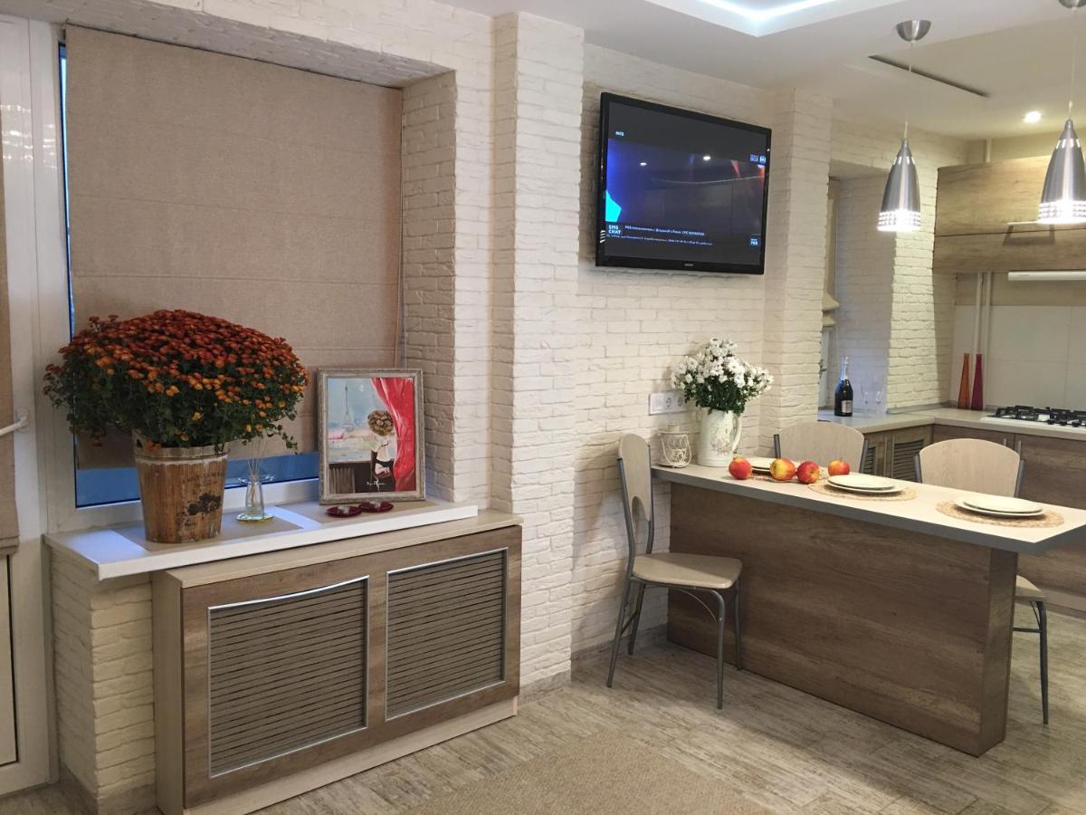 Studio Luxe On Victory Street In The City Center 文尼察 外观 照片